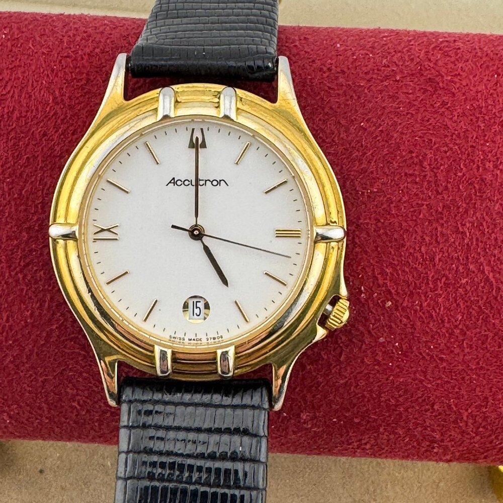 Super Nice Vintage Sculptured Accutron Bulova Gold Plated Watch
